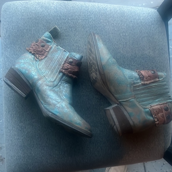 Corral Turquoise Booties - Picture 3 of 5